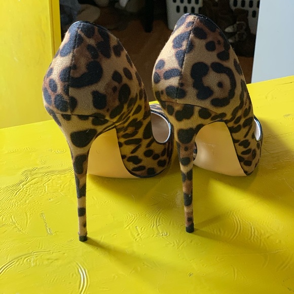 Heels - Picture 3 of 3